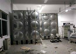 龍泉2臺不銹鋼水箱安裝現(xiàn)場使用單位：美爾則道成都科技有限公司