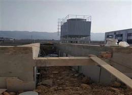 成都浦江2組400T方形逆流式玻璃鋼冷卻塔安裝現(xiàn)場