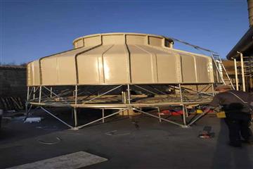 冷卻塔配備冷卻設備（圓形冷卻塔,方形冷卻塔,橫流冷卻塔,散熱冷卻塔）等機械