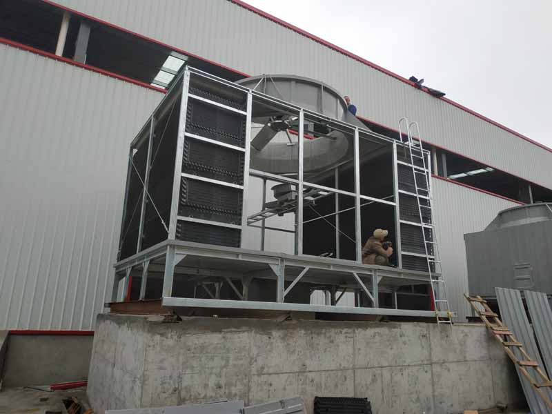 貴州六盤水350L-150L方形橫流塔安裝現(xiàn)場